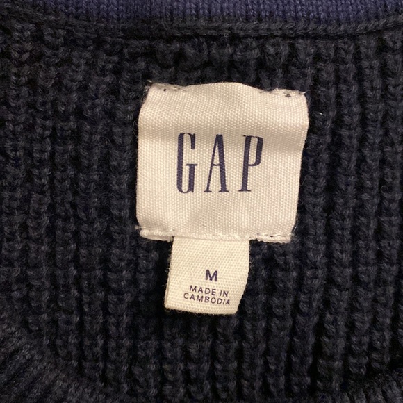 Gap Men's Sweater - Picture 2 of 3